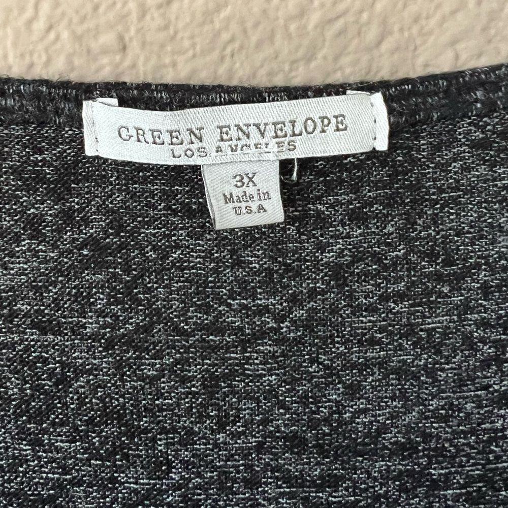Green Envelope Half Zip V Neck Top - Picture 4 of 8